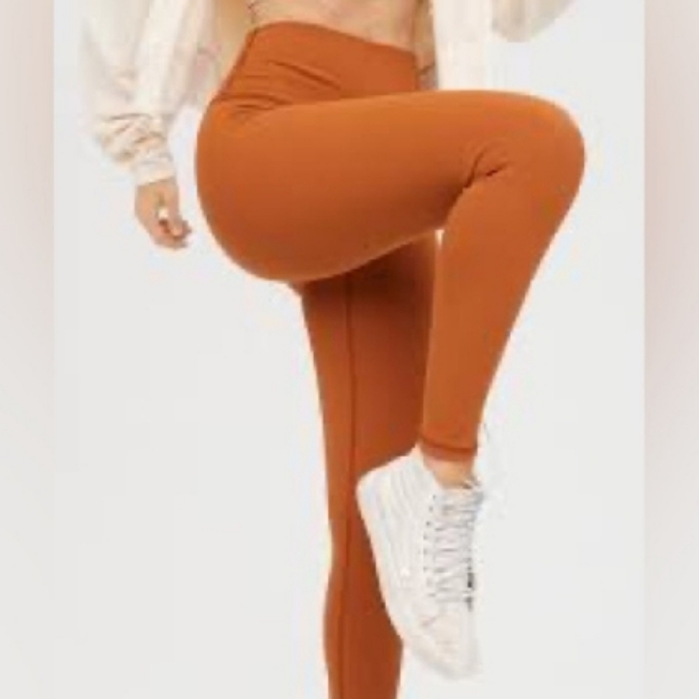 New Offline By Aerie High-Waisted Orange Ruched Real Me 7/8 Leggings Size S